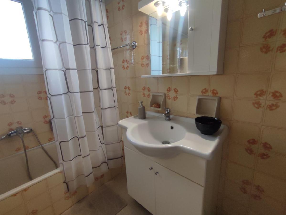 2 Br110 Sqm Free Parking Full Clima Patras Exterior foto